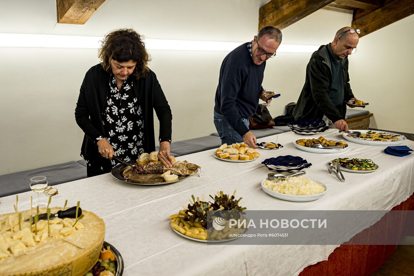 Открытие выставки победителей конкурса им. А. Стенина в Италии