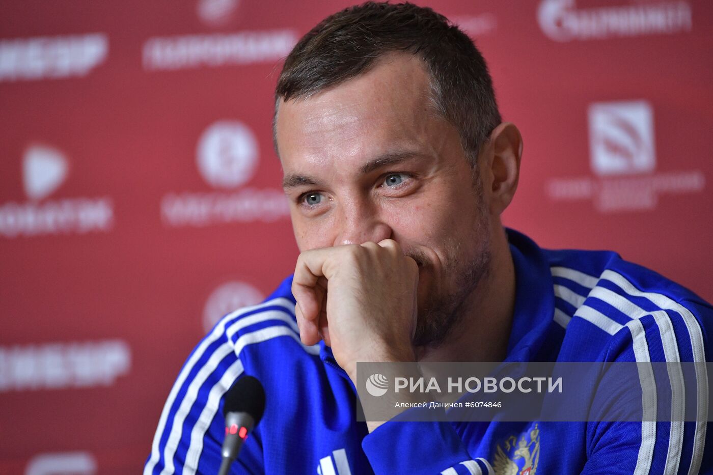 Футбол. Тренировка сборной России