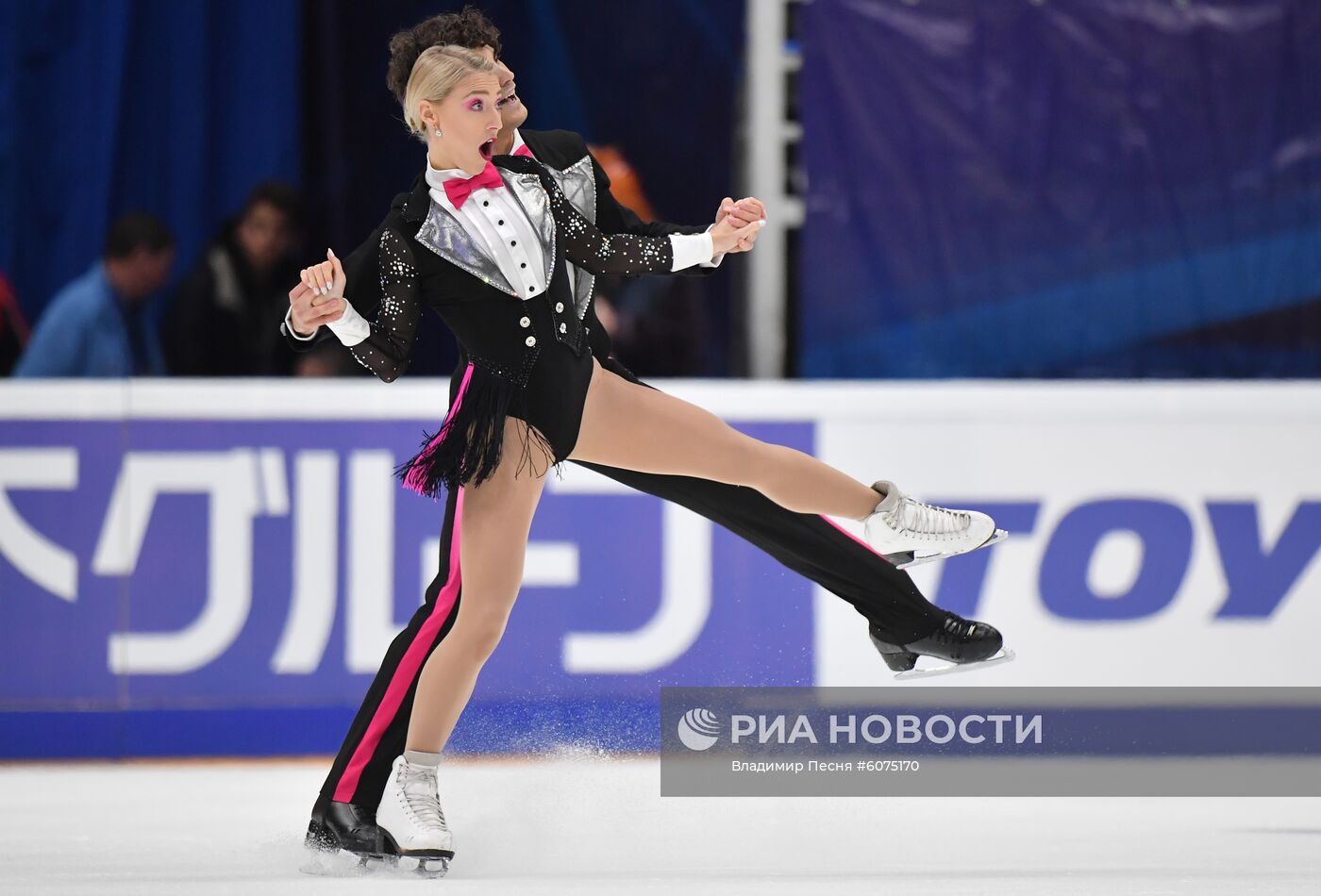 Фигурное катание. V этап Гран-при. Танцы. Ритмический танец