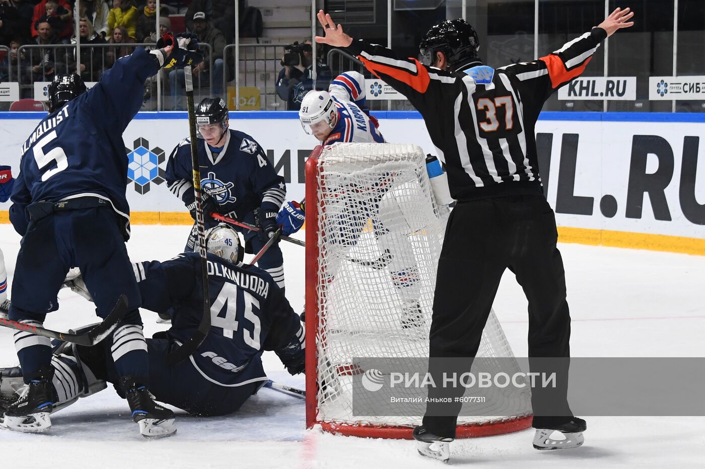 Хоккей. КХЛ. Матч "Адмирал" - СКА