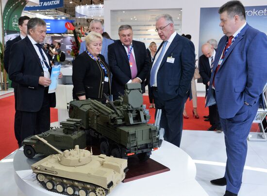 Международный авиасалон Dubai Airshow 2019