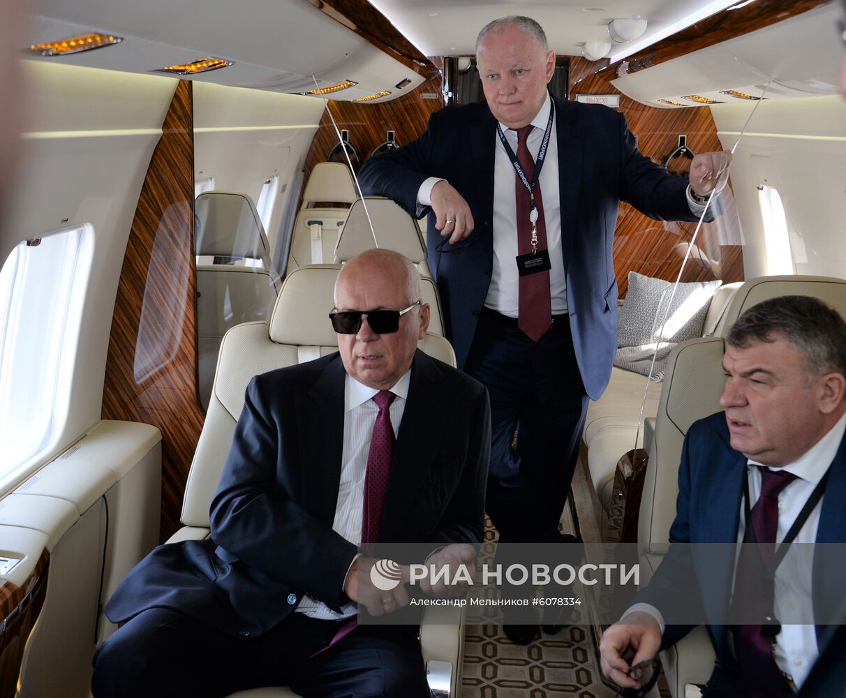 Международный авиасалон Dubai Airshow 2019