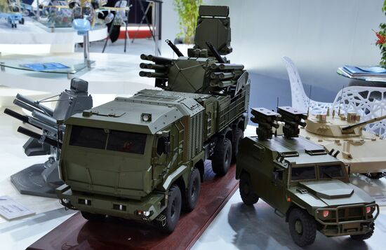 Международный авиасалон Dubai Airshow 2019