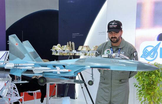 Международный авиасалон Dubai Airshow 2019