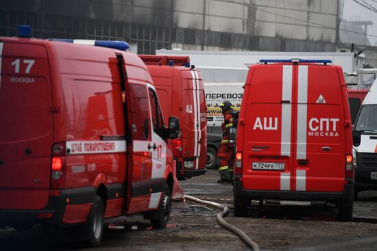 Склад с газовым оборудованием загорелся в Москве