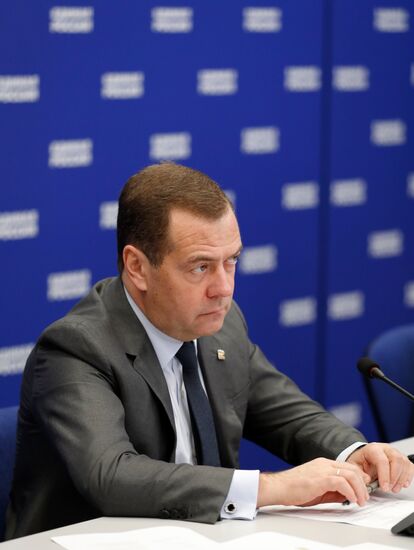 Премьер-министр РФ Д. Медведев встретился с представителями правозащитного сообщества
