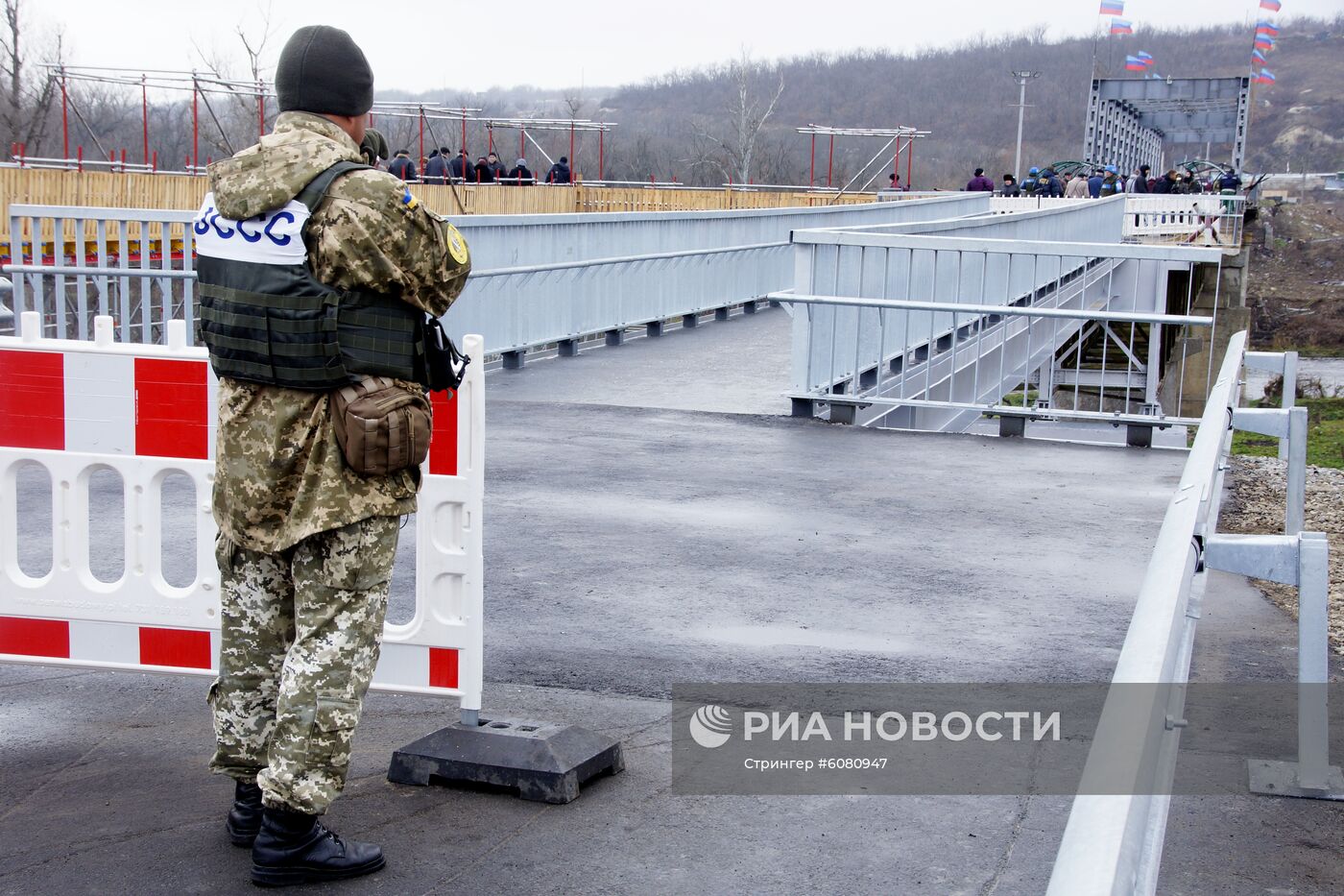 Открытие моста у КПП "Станица Луганская"