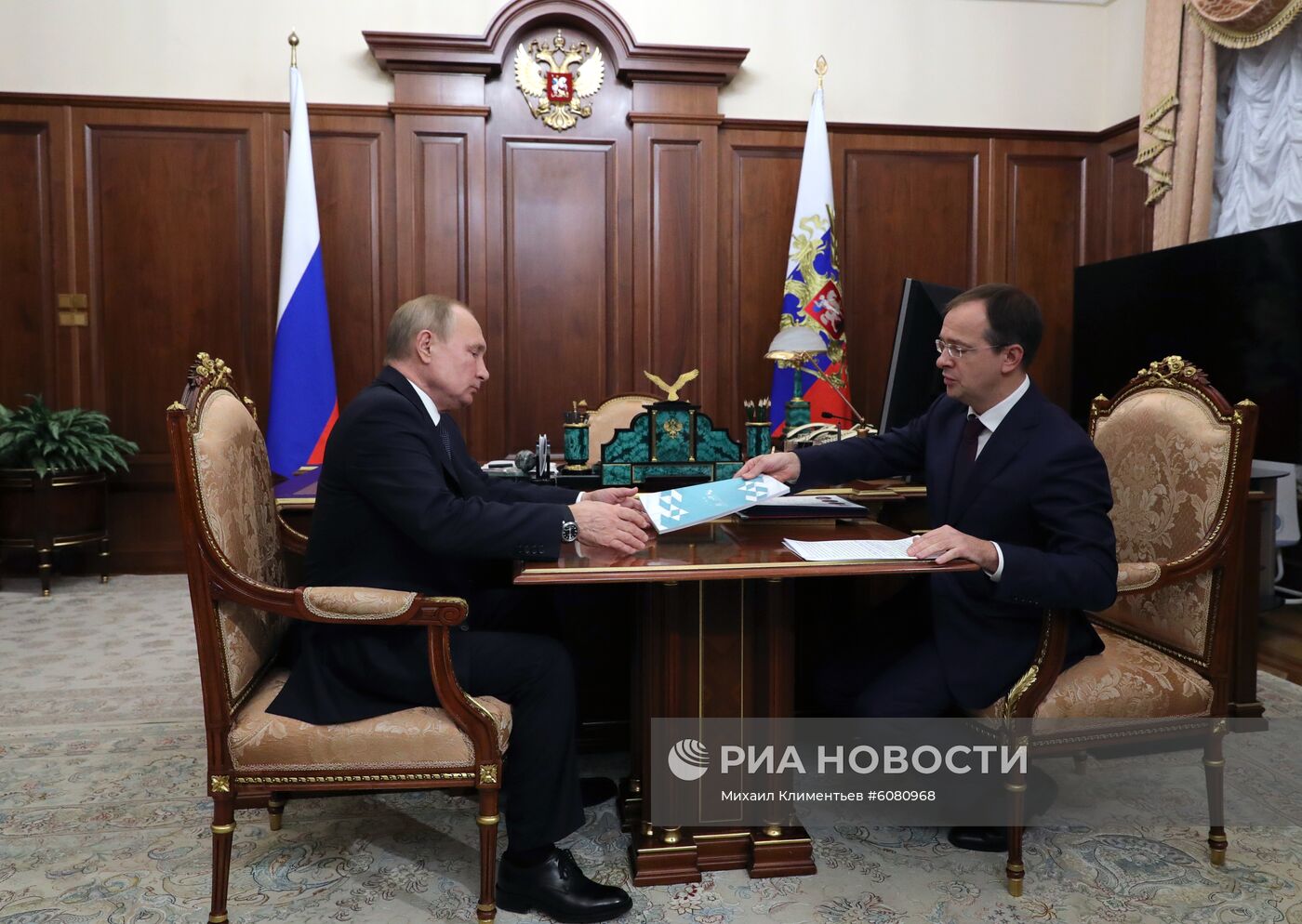 Президент РФ В. Путин встретился с министром культуры РФ В. Мединским