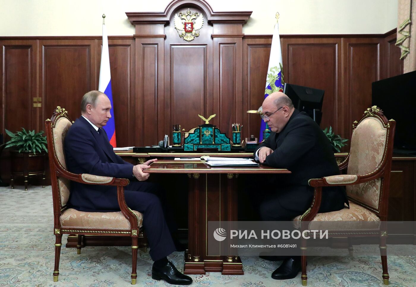 Президент РФ В. Путин провел встречу с главой ФНС РФ М. Мишустиным