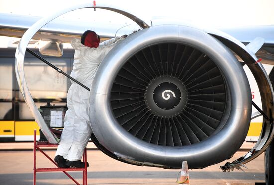 Споттинг в аэропорту Внуково 