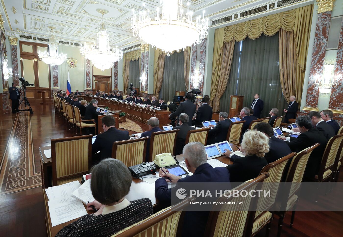 Премьер-министр РФ Д. Медведев провел заседание правительства РФ