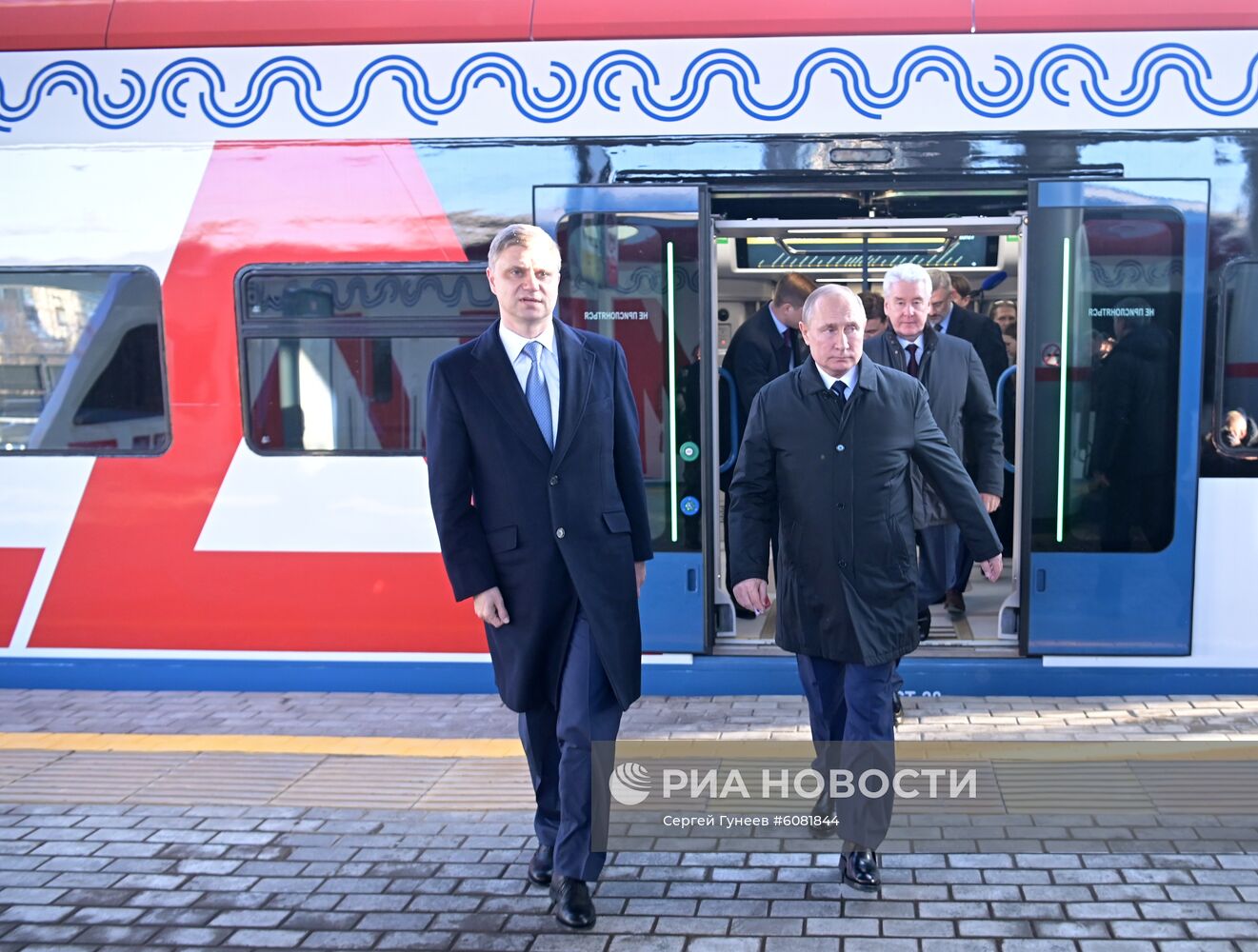 Президент РФ В. Путин принимает участие в церемонии открытия движения по МЦД