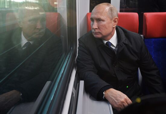 Президент РФ В. Путин принимает участие в церемонии открытия движения по МЦД