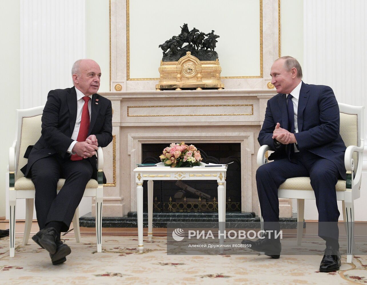 Президент РФ В. Путин встретился с президентом Швейцарии У. Маурером
