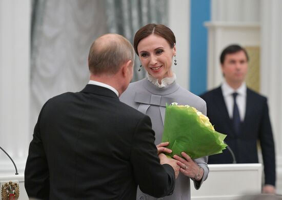 Церемония вручения государственных наград президентом РФ В. Путиным в Кремле