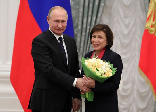 Церемония вручения государственных наград президентом РФ В. Путиным в Кремле