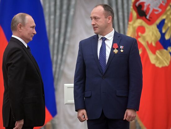 Церемония вручения государственных наград президентом РФ В. Путиным в Кремле
