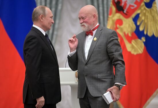 Церемония вручения государственных наград президентом РФ В. Путиным в Кремле