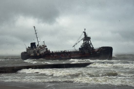 Танкер "Делфи" терпит бедствие в Одесском заливе