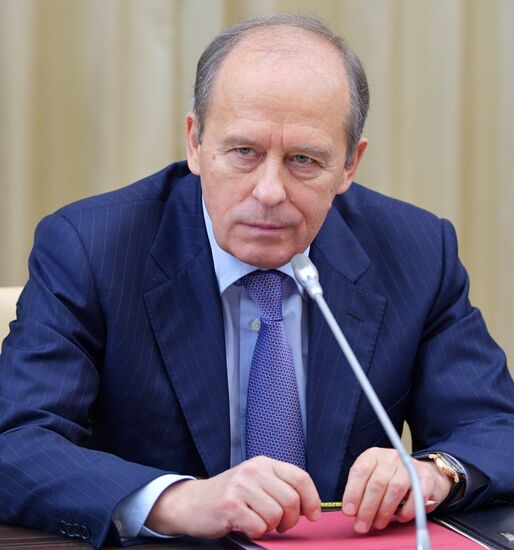 Президент РФ В. Путин провел заседание Совбеза РФ