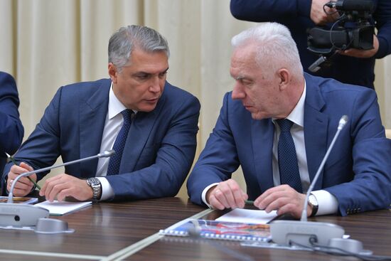 Президент РФ В. Путин провел заседание Совбеза РФ