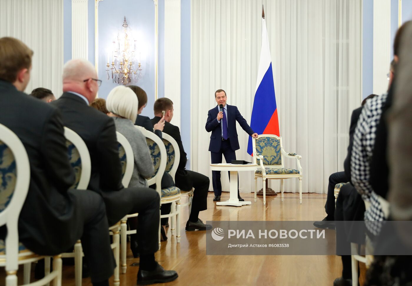 Премьер-министр РФ Д. Медведев встретился с активом местных и первичных отделений партии "Единой России"