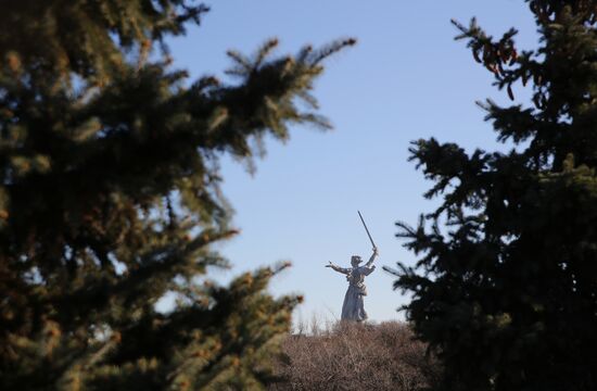 Монумент "Родина-мать зовет!" в Волгограде