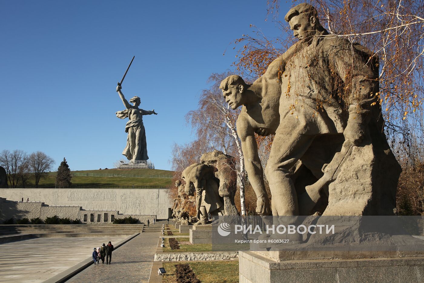 Монумент "Родина-мать зовет!" в Волгограде