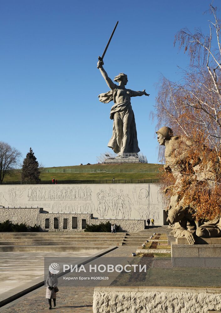 Монумент "Родина-мать зовет!" в Волгограде