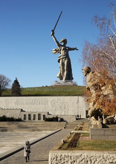 Монумент "Родина-мать зовет!" в Волгограде