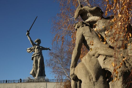 Монумент "Родина-мать зовет!" в Волгограде