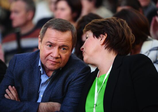 Спектакль К. Серебренникова "Наша Алла"