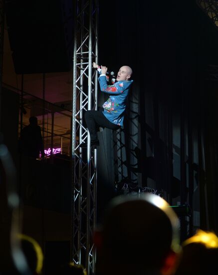 Спектакль К. Серебренникова "Наша Алла"