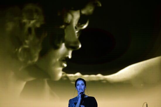 Спектакль К. Серебренникова "Наша Алла"