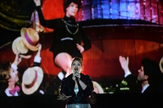 Спектакль К. Серебренникова "Наша Алла"