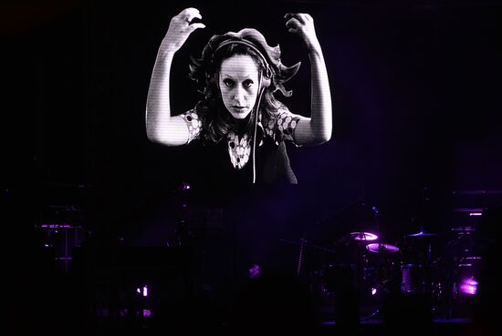 Спектакль К. Серебренникова "Наша Алла"