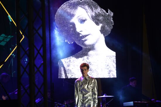 Спектакль К. Серебренникова "Наша Алла"