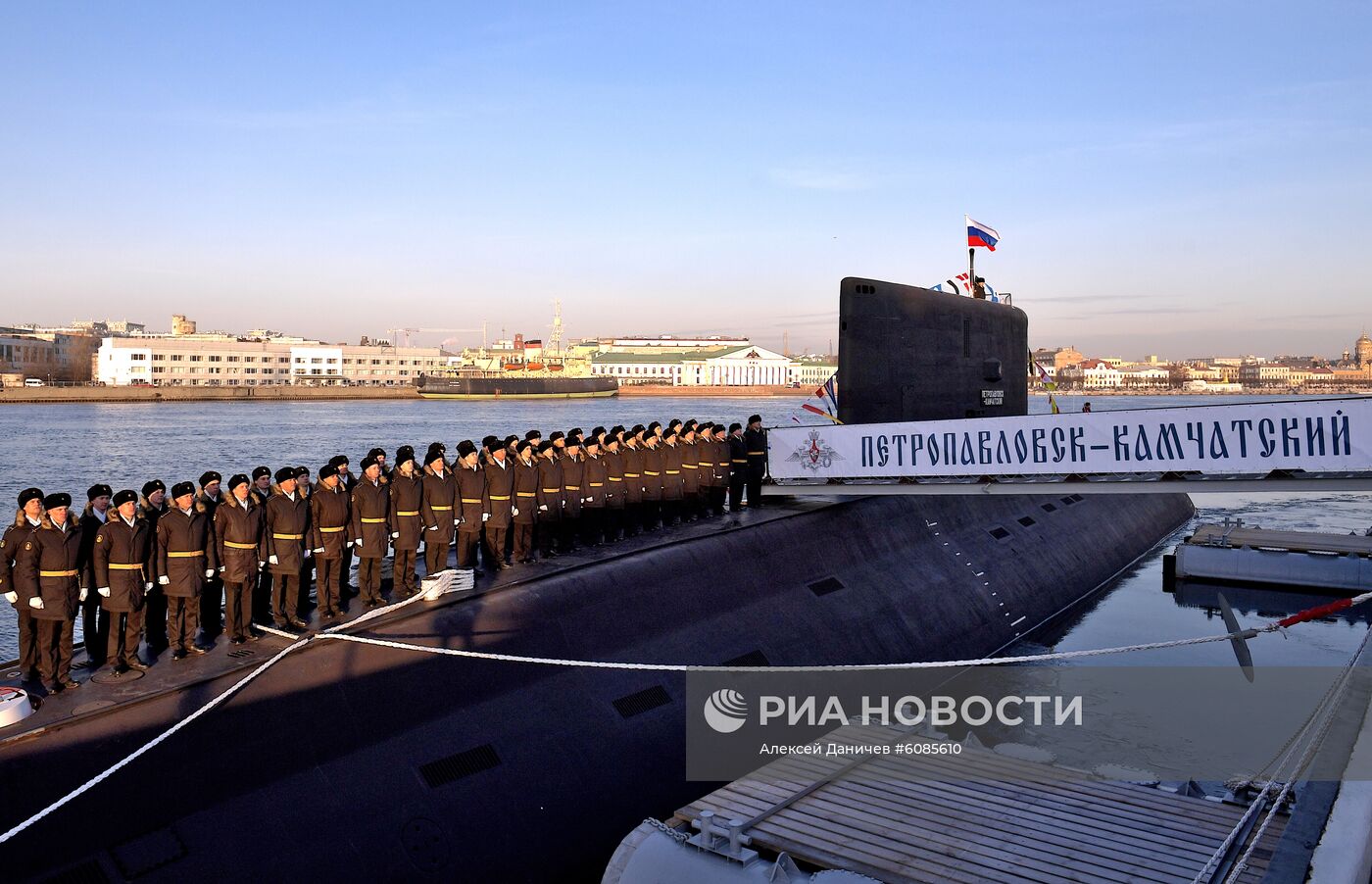 Дизель-электрическую подлодку "Петропавловск-Камчатский" передали ВМФ России