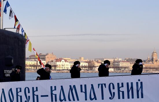 Дизель-электрическую подлодку "Петропавловск-Камчатский" передали ВМФ России