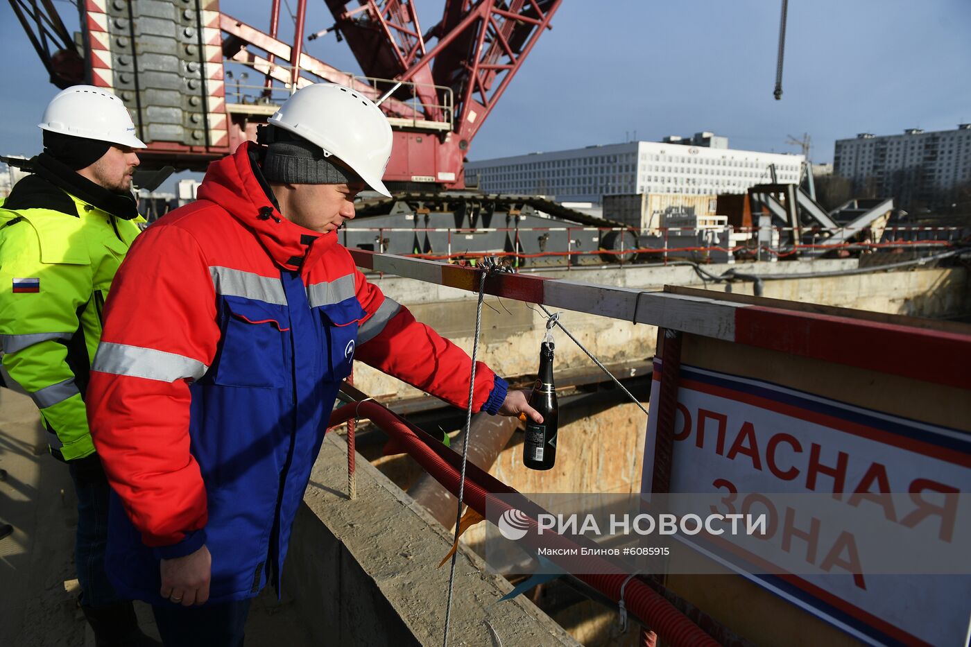 Мэр Москвы С. Собянин осмотрел тоннелепроходческий комплекс Коммунарской линии метро