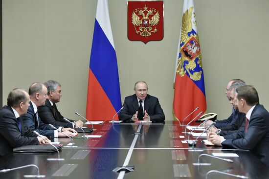 Президент РФ В. Путин провел заседание Совбеза РФ