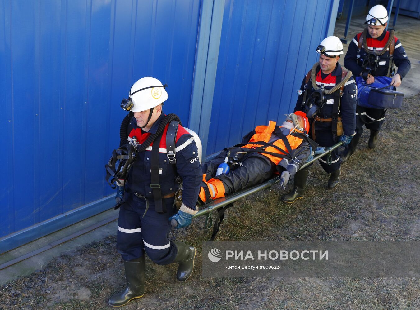 Работа тренажёрного комплекса по обучению горноспасателей