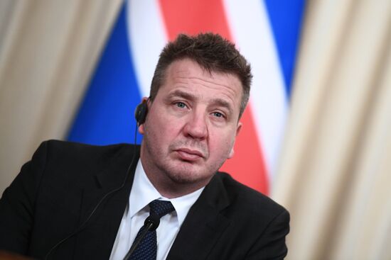 Встреча глав МИД РФ и Исландии С. Лаврова и Г. Тордарсона