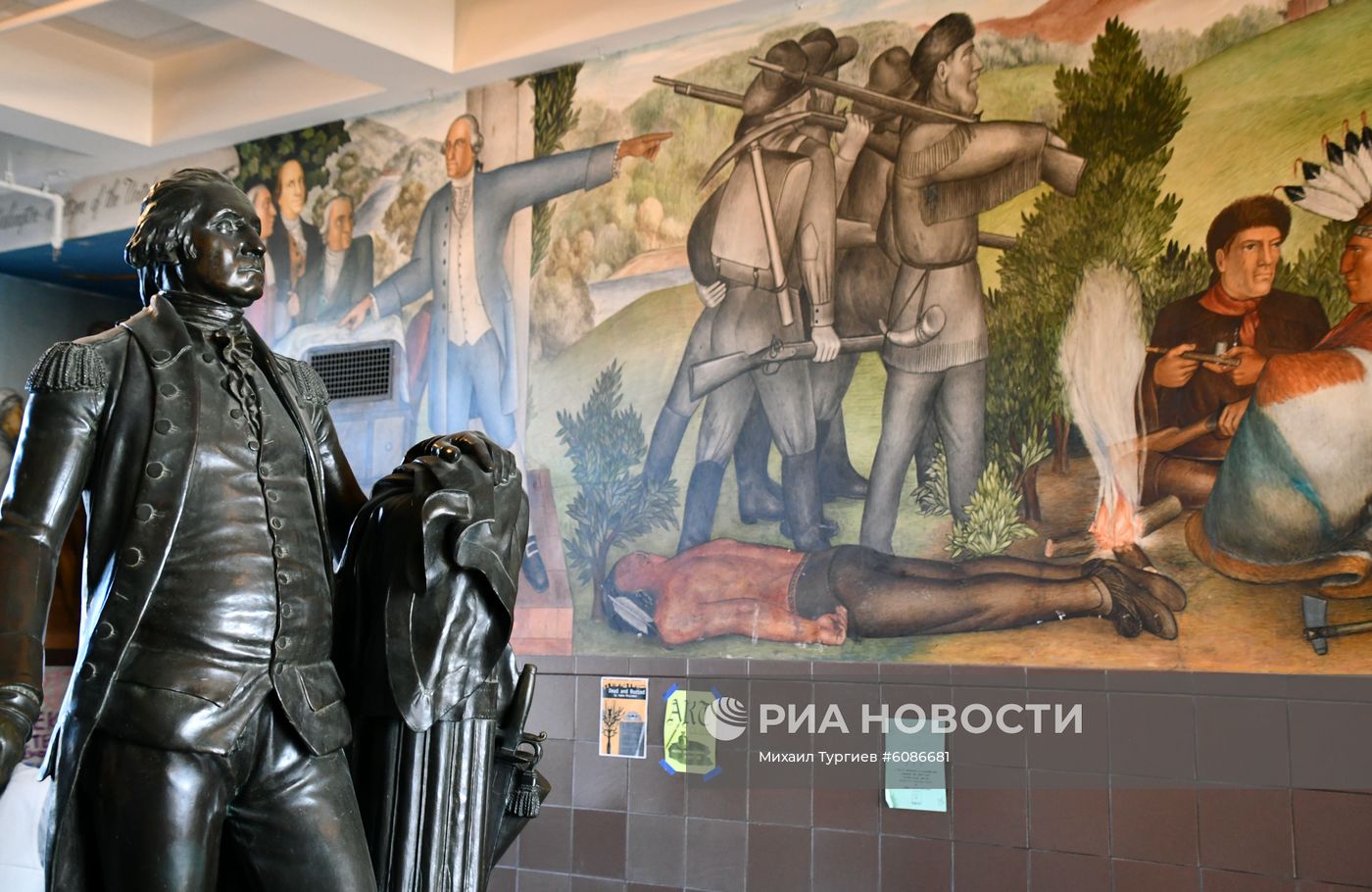 Фрески в школе имени Дж. Вашингтона в Сан-Франциско