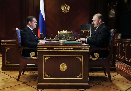 Премьер-министр РФ Д. Медведев встретился с главой Адыгеи М. Кумпиловым