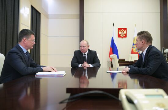 Президент РФ В. Путин встретился с министром энергетики РФ А. Новаком и главой "Газпрома" А. Миллером