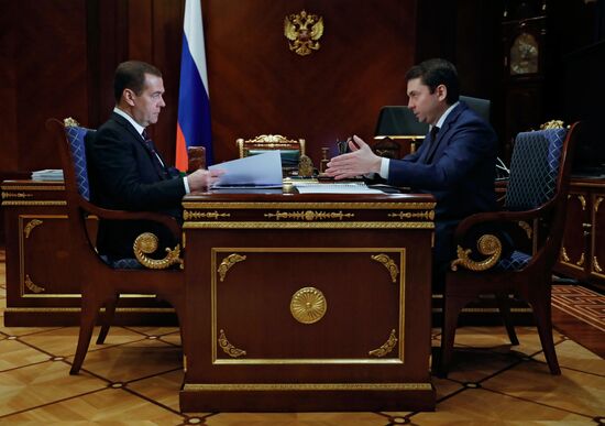 Премьер-министр РФ Д. Медведев встретился с губернатором Мурманской области А. Чибисом