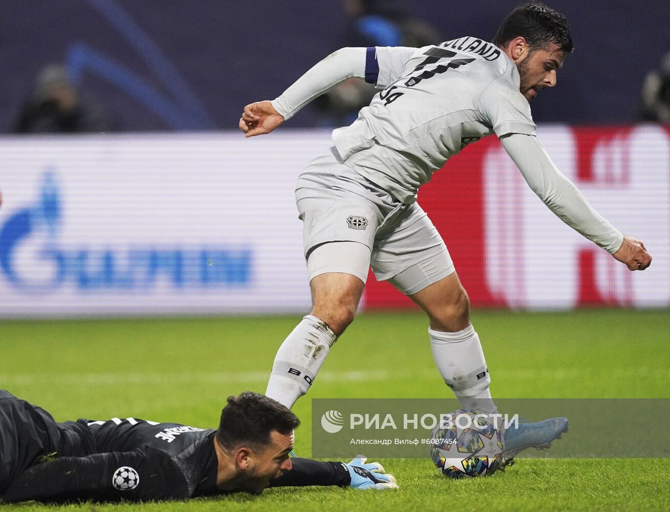 Футбол. Лига чемпионов. Матч "Локомотив" — "Байер"