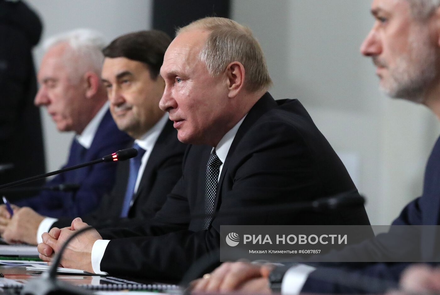 Рабочая поездка президента РФ В. Путина в Санкт-Петербург