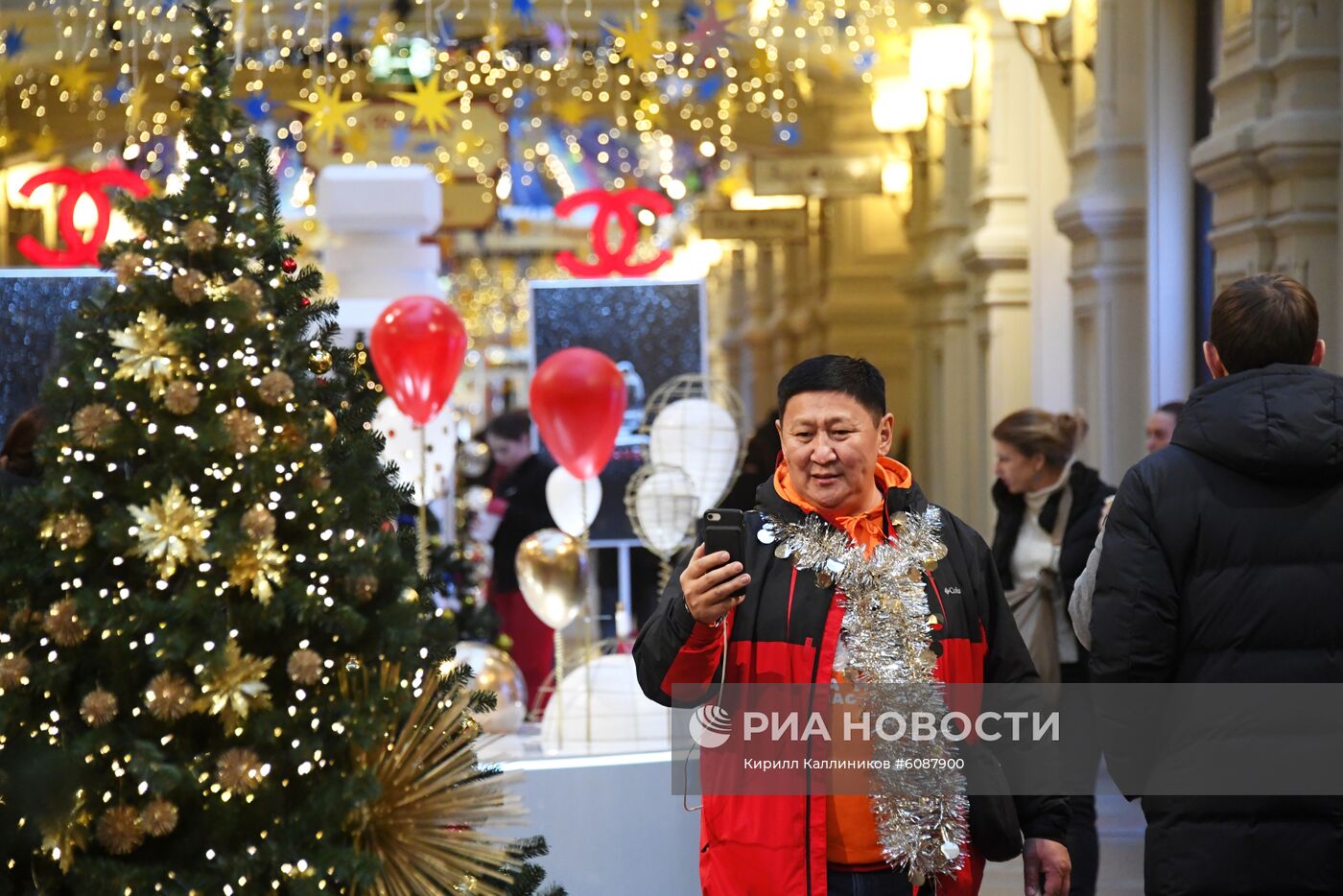 Новогоднее украшение ГУМа